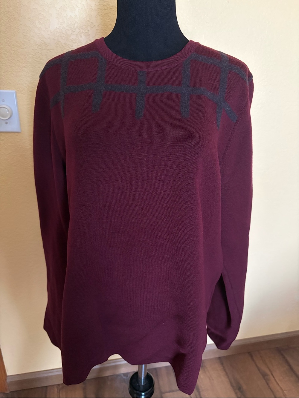 Salvatore Ferragamo Men's Crewneck wool Sweater in Burgundy size L
